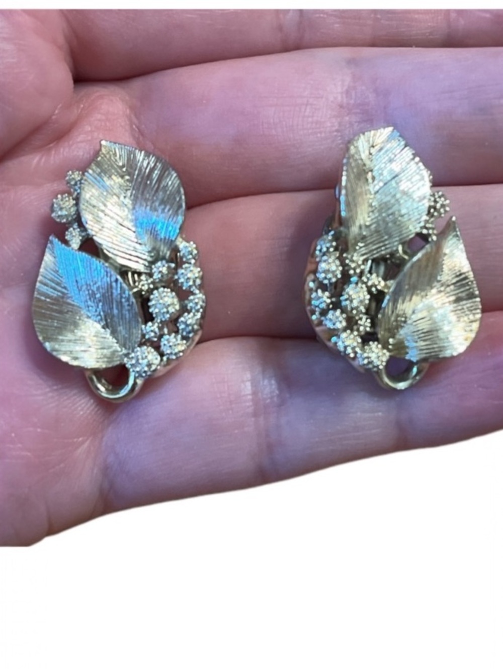 Vintage Lisner Silver Tone Floral Clip-On Earrings